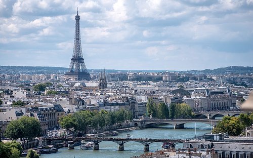 La_Tour_Eiffel_vue_de_la_Tour_Saint-Jacques,_Paris_août_2014_(2)