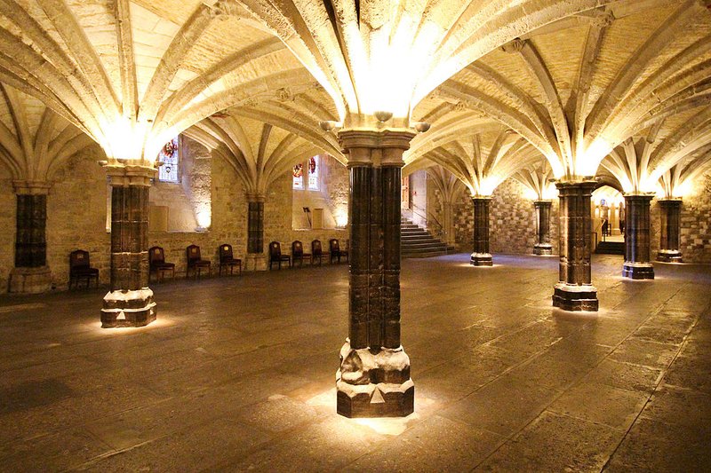 The_Crypt,_Guildhall,_London_(1).jpg