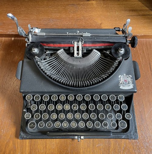 the-good-companion-typewriter
